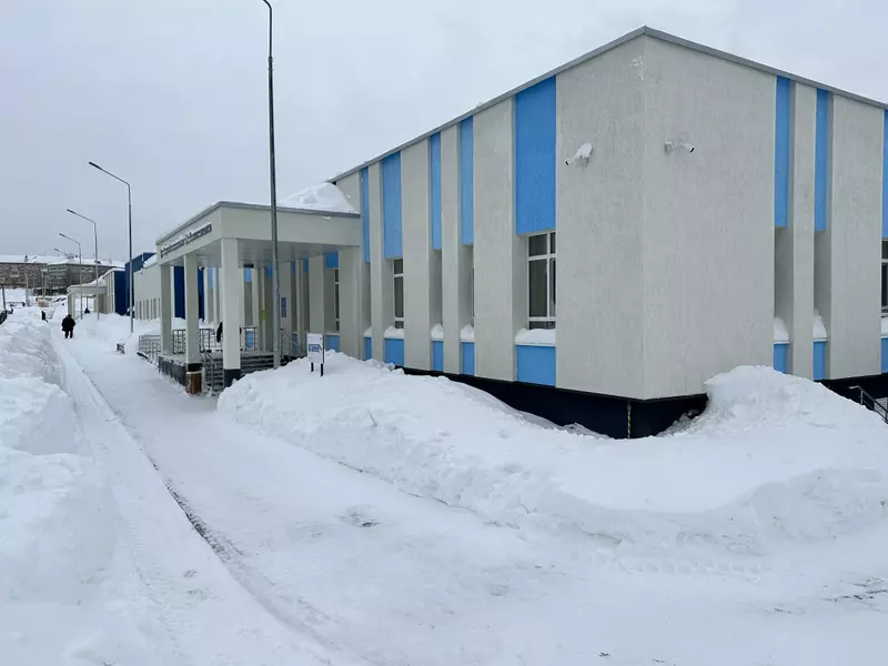 Иллюстрация №1 для «Медучреждения: В посёлке Углеуральском Пермского края начала приём пациентов новая поликлиника»