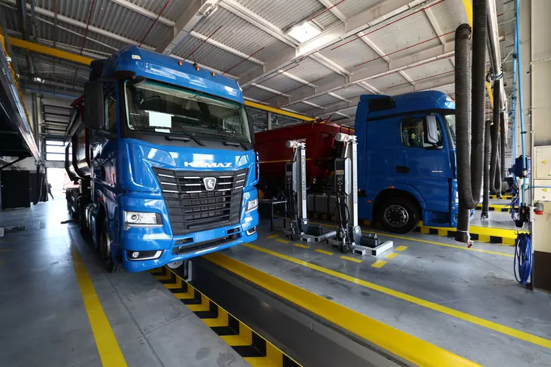 Изображение #5 для поста «В Челябинске открылся новый высокотехнологичный дилерский центр КАМАЗ»