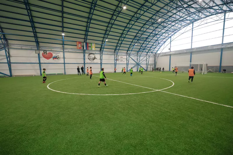Иллюстрация #2 для «Челябинск: В Челябинске запустили крытый футбольный манеж на стадионе Сигнал»