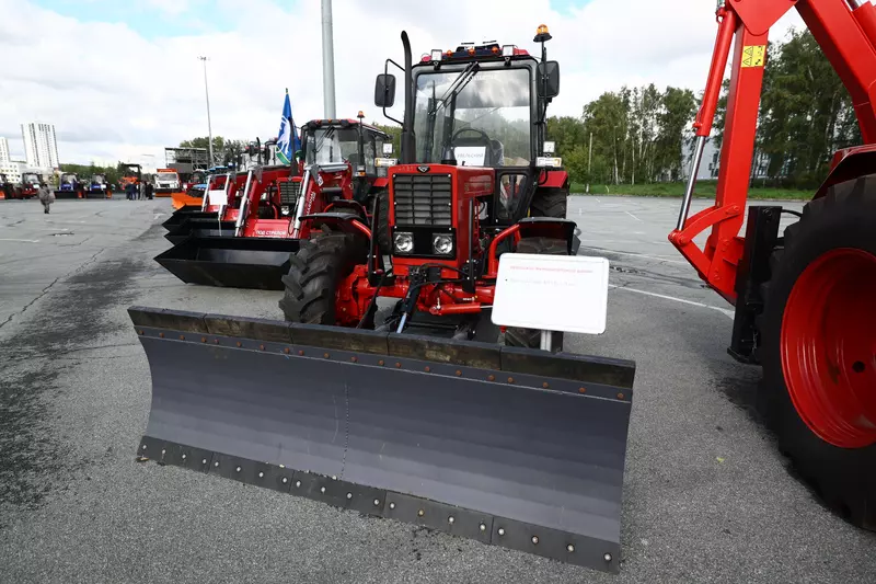 Картинка #2 для «спецтехника и логистика: Муниципалитеты Челябинской области получили новую дорожную технику»