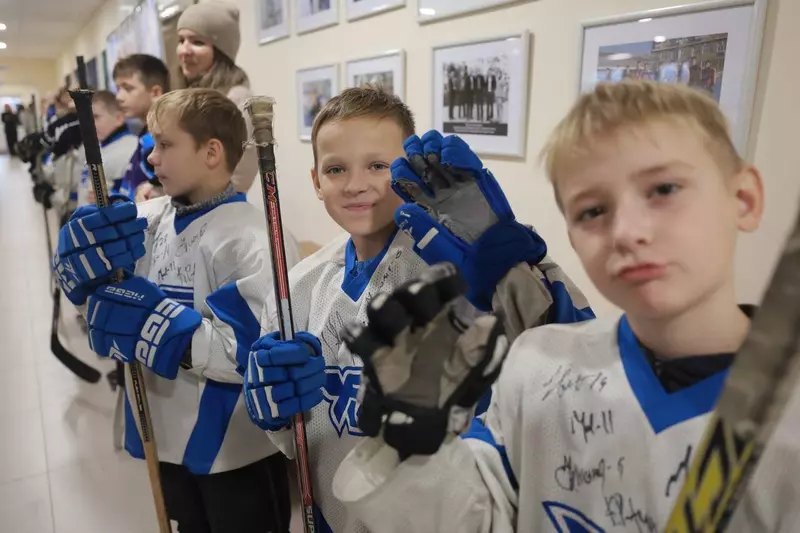 Фото №2 для статьи «Челябинская область: На Южном Урале открыли ледовую арену имени Валерия Знарка»