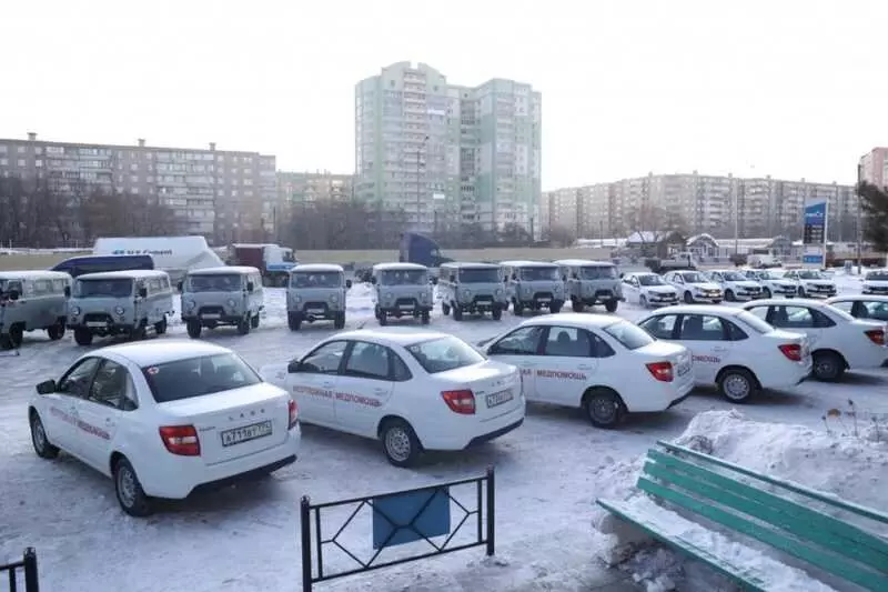 Картинка #3 для статьи «Челябинск: Автопарк Челябмедтранса пополнили 29 санитарных автомобилей»