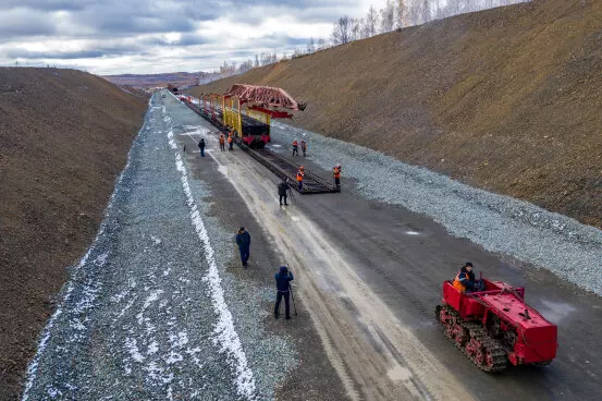 Фото #1 для новости «: Первые 15 км вторых путей уложены на перегонах БАМа в 2023 году»