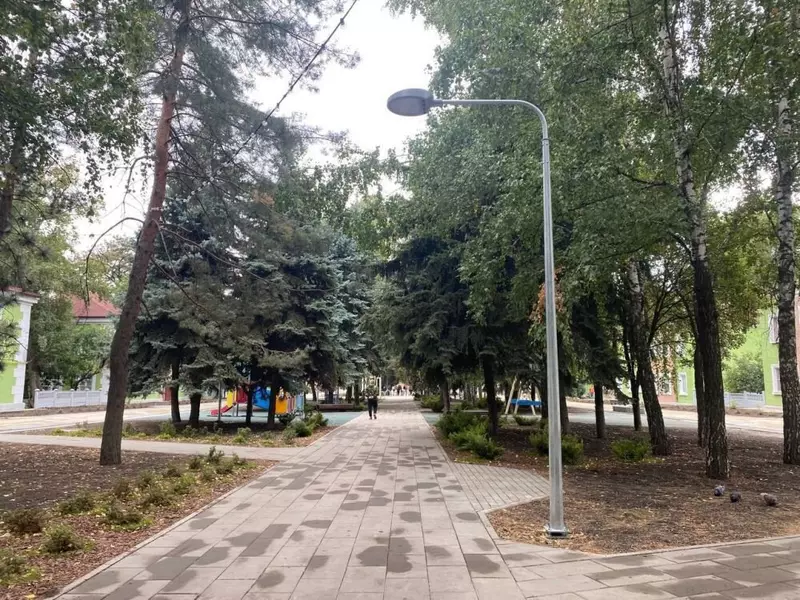 Иллюстрация 2 для поста «благоустройство: В Зугрэс и Харцызске ДНР открылись аллеи и цветные фонтаны»