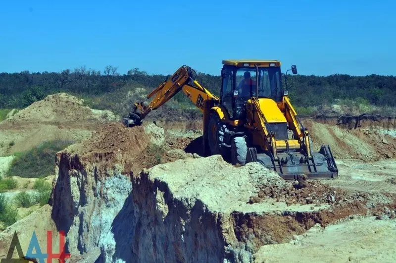 Изображение #1 для статьи «Добыча и разведка полезных ископаемых: В посёлке Мирном ДНР начало работу предприятие по добыче и обработке щебня»