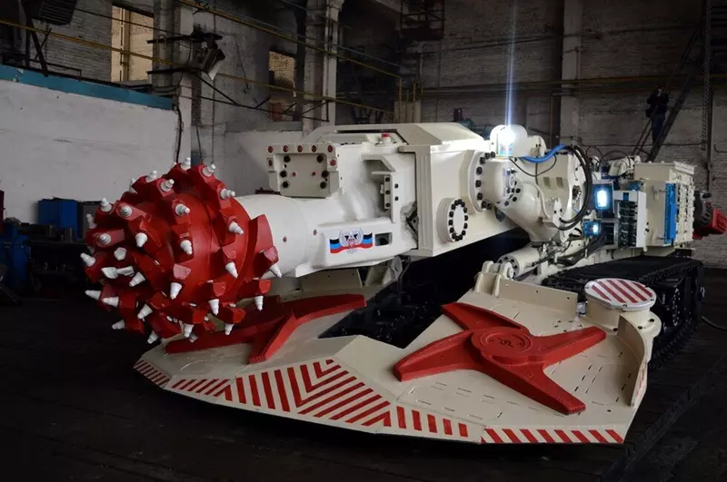 Иллюстрация 1 для статьи «Производство: Новый горнопроходческий комбайн выпущен Ясиноватским машиностроительным заводом»