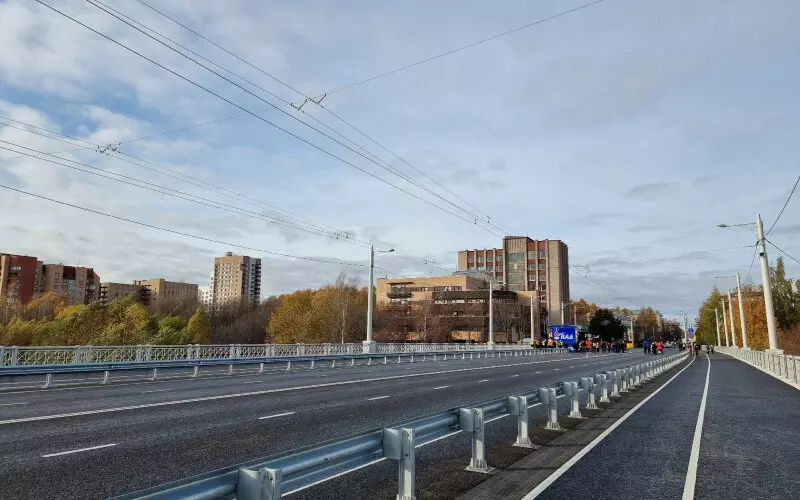 Фото 1 для поста «Дорожное строительство: В столице Карелии открыли движение по новому мосту»