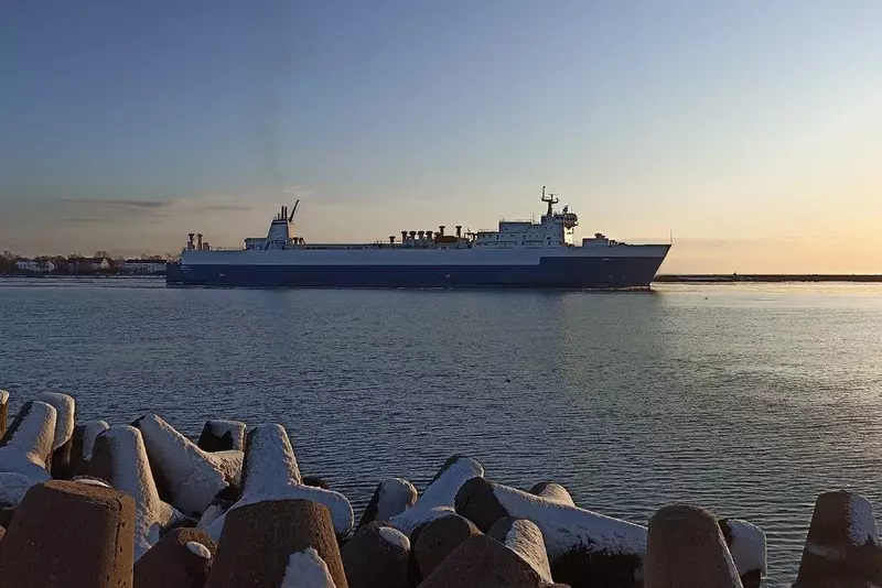 КЖД запустила сервис по доставке грузов паромами из Калининграда в Петербург