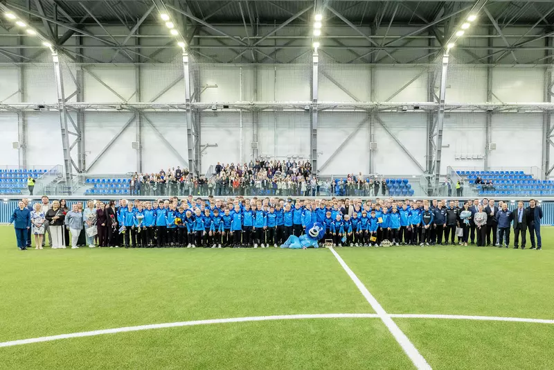 Фото #3 для новости «манеж: В санкт петербургской Газпром Академии открылась школа и крытый футбольный манеж»