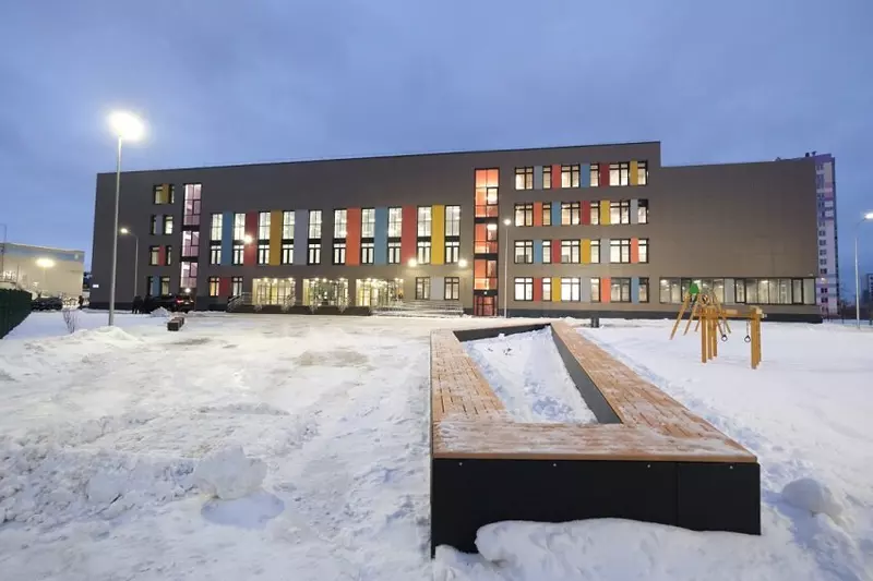 Картинка #2 для «новая школа: В Перми сдали в эксплуатацию сразу три новых школы»