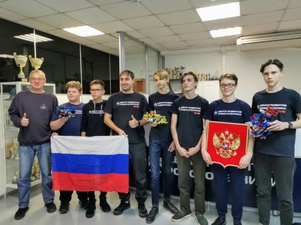 Российские школьники завоевали медали на Всемирной олимпиаде роботов WRO 2021