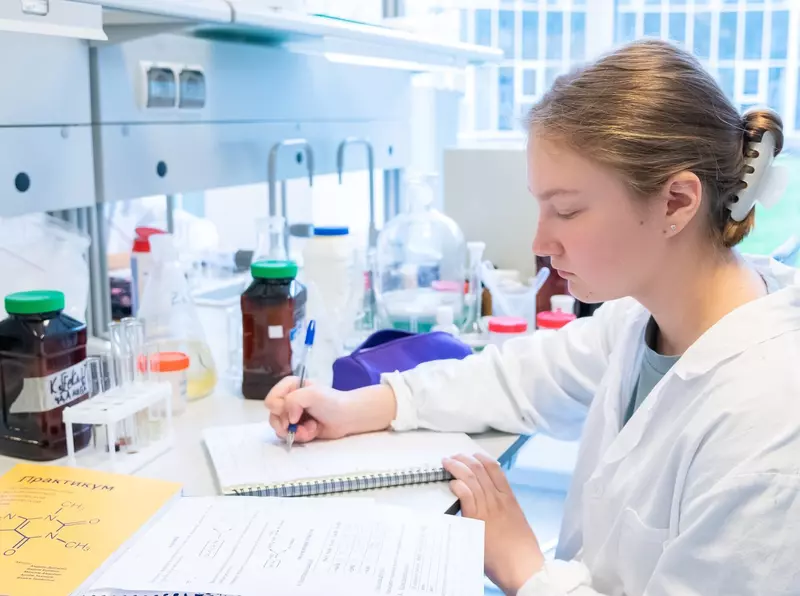 Изображение №1 для поста «Образование: Сборная России завоевала пять золотых медалей на международной естественно научной олимпиаде»