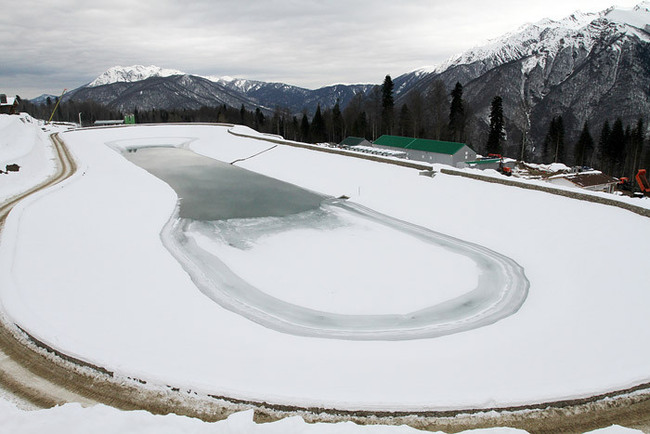 «Во время проведения зимних Олимпийских игр 2014 года в Сочи вода из озера будет использоваться для производства искусственного снега»