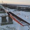 Мост через Обь в районе Сургута строят круглосуточно