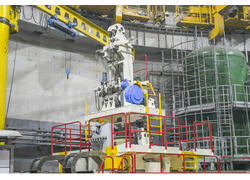 На стройплощадке энергоблока № 1 Курской АЭС-2 начался монтаж перегрузочной машины