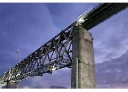 На железнодорожном мосту через реку Тулома установлены все пролетные строения