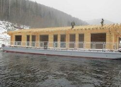 На Енисее спустили на воду хаусбот проекта № 264