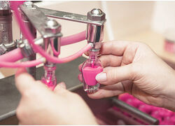 Московская компания &laquo;Олбо&raquo; внедрила новую технологию производства гель-лаков