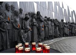 В Гатчине открыли мемориал мирным жителям СССР — жертвам нацистского геноцида