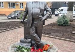 В донской столице открылся памятник народному артисту РФ Михаилу Жванецкому