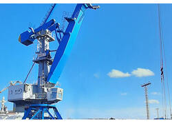 В порту Усть-Луга введены в строй 2 портальных крана серии «Аист»