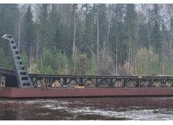 В поселок Коржинский в республике Коми доставлен новый наплавной понтонный мост