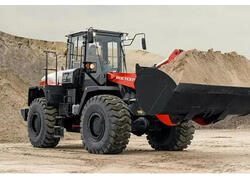 На заводе «Ростсельмаш» выпущены первые образцы дорожно-строительной техники