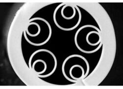 Российские физики первыми в мире сгенерировали лазерное излучение в полых световодах