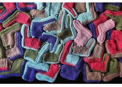 Андрей Никонов вяжет тёплые вещи для детей-торопыжек и бездомных