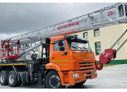 Челябинский механический завод выпустил автокран, способный работать от электросети