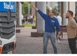 Компания НПО «СтарЛайн» показала на выставке «Мой Петербург» автоуправляемый тягач StarLine