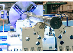 «Росатом» сообщил о запуске на заводе в Санкт-Петербурге «умного» станка-гиганта