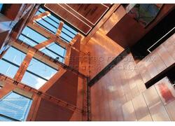 В Москве появился музейно-выставочный центр в виде медно-стеклянного куба