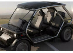 Компания «Конкордия» представила трехместный электрический городской автомобиль.