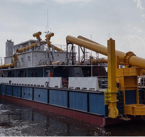 Землесос &laquo;Амурский-203&raquo; проекта 4395 принят заказчиком