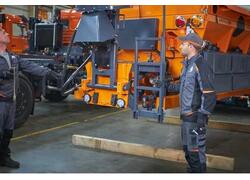 &laquo;Меркатор Холдинг&raquo; представил новую комбинированную дорожную машину КДМ 700АК