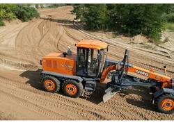 «Брянский арсенал» освоил производство новых автогрейдеров с «АКПП»