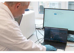 Институт инженерной физики разработал действующий прибор для нанопорового секвенирования