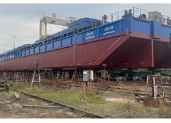 Подписан акт приема второй в&nbsp;серии трюмной баржи &laquo;АРК-102&raquo;