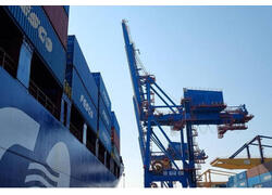 Во Владивостоке ФТС внедрила технологию автоматического выпуска груза с борта судна