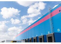 В Тюмени открылась первая очередь логистического центра Ozon