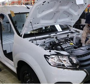 Завод &laquo;LADA Ижевск&raquo; возобновил производство семиместных универсалов Lаrgus