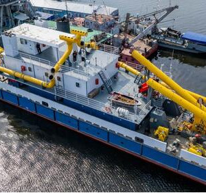 Заказчику в&nbsp;эксплуатацию передан землесос &laquo;Амурский-203&raquo; проекта 4395