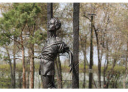 Новые мемориалы и памятники открылись в Сибири в честь 80-летия Победы