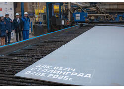 На Балтийском заводе начата резка металла для ледокола «Сталинград» проекта 22220