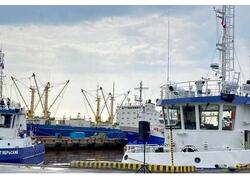 Подняты государственные флаги на&nbsp;двух рыболовных сейнерах проекта 04130&nbsp;&mdash; &laquo;Авача&raquo; и &laquo;Октябрьский&raquo;