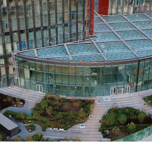 Комплекс iCity из&nbsp;двух башен (256,7 м&nbsp;61 эт&nbsp;и&nbsp;141,2м 34 эт) введен в&nbsp;Москва-Сити