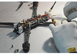 В МФТИ научились создавать антенны для дронов и гаджетов в сто раз быстрее