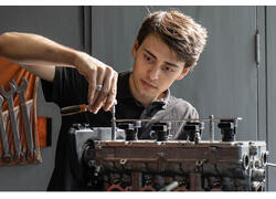 Инженеры и студенты Московского Политеха раскрыли секреты гибридного спортпрототипа FDR12