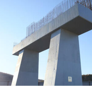 Возведена первая опора Ленского моста